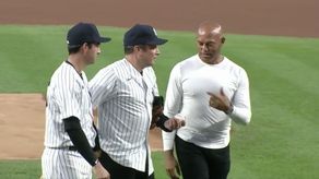 Mariano Rivera cede lanzamiento de honor a Jimmy Fallon