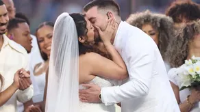 Super Bowl LX 2026: Pareja se casó en el Half Time Show de Bad Bunny