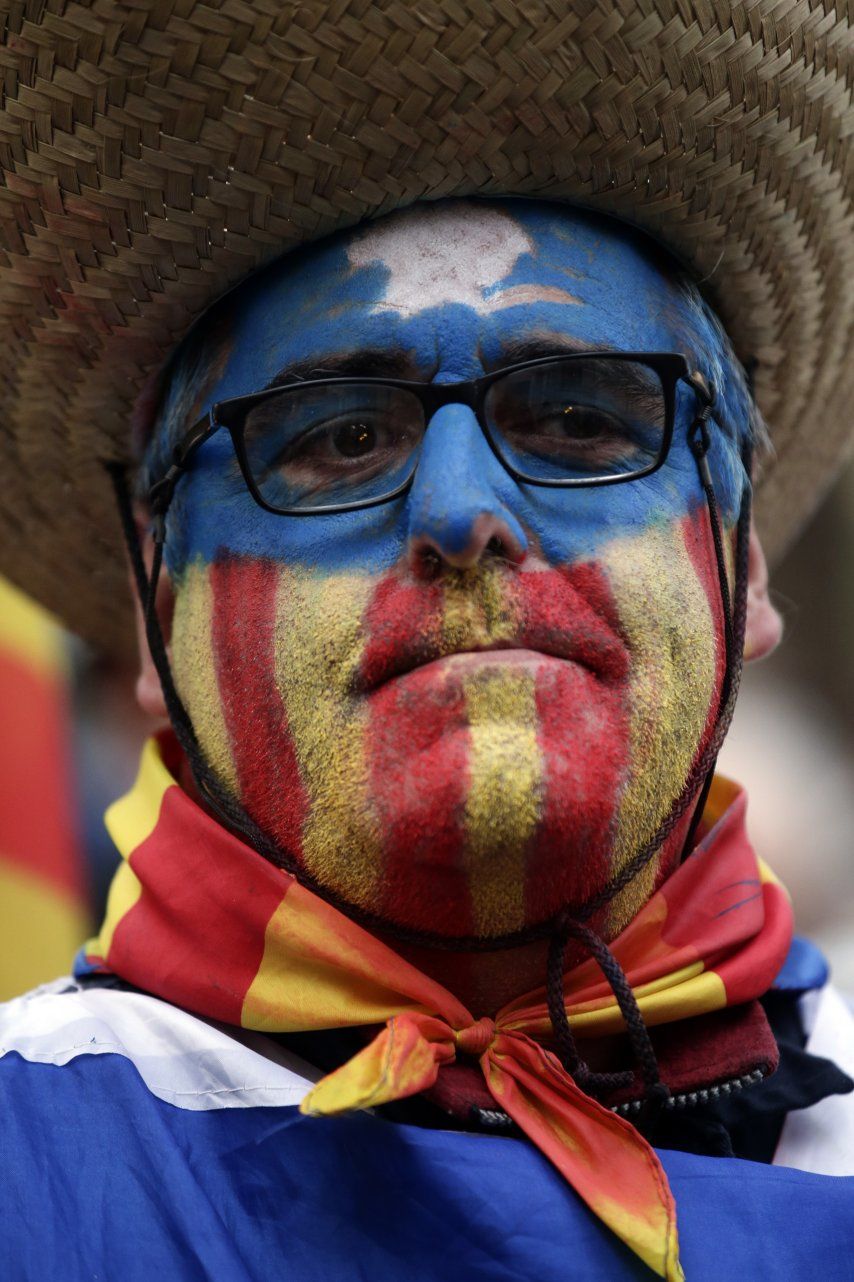 UEFA revisará prohibición a protestas políticas de hinchas