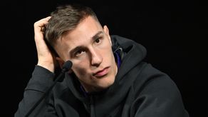 Borussia Dortmund anuncia lesión del defensor Nico Scholotterbeck