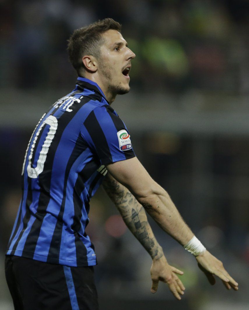 Inter vence a Udinese para mantener esperanzas de Champions