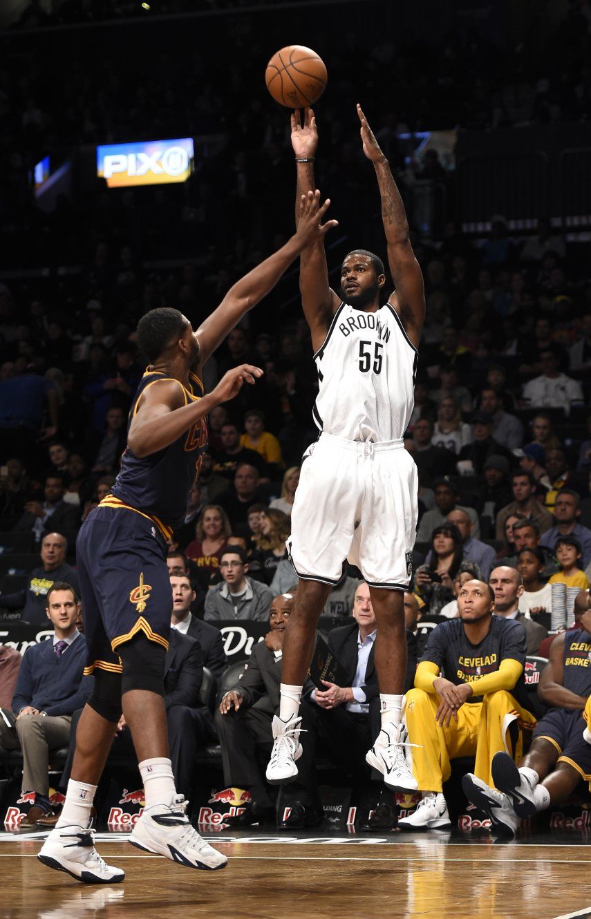 Los Nets amansan a LeBron