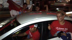 Con caravana panameños celebran pase a la final de Copa Oro