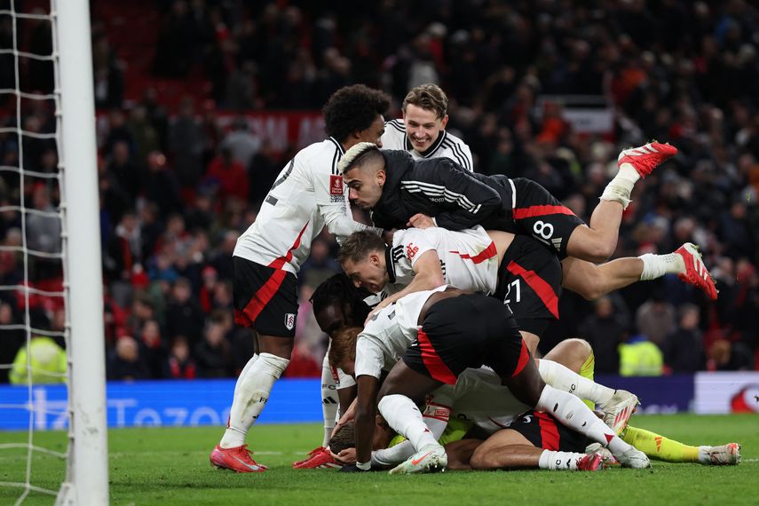 El Fulham eliminó al campeón defensor el Manchester United en FA Cup