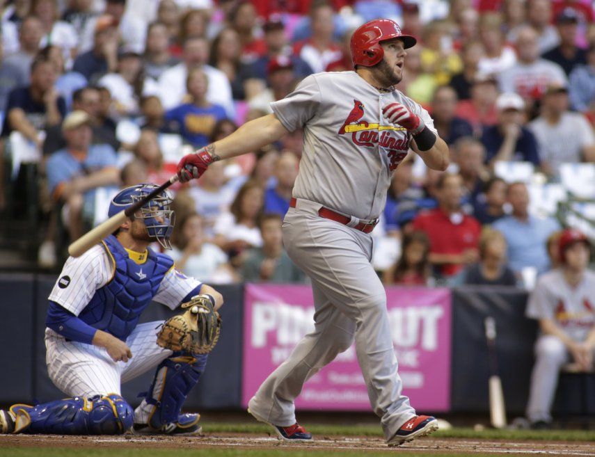 Cardenales ganan con jonrones de Adams y Taveras