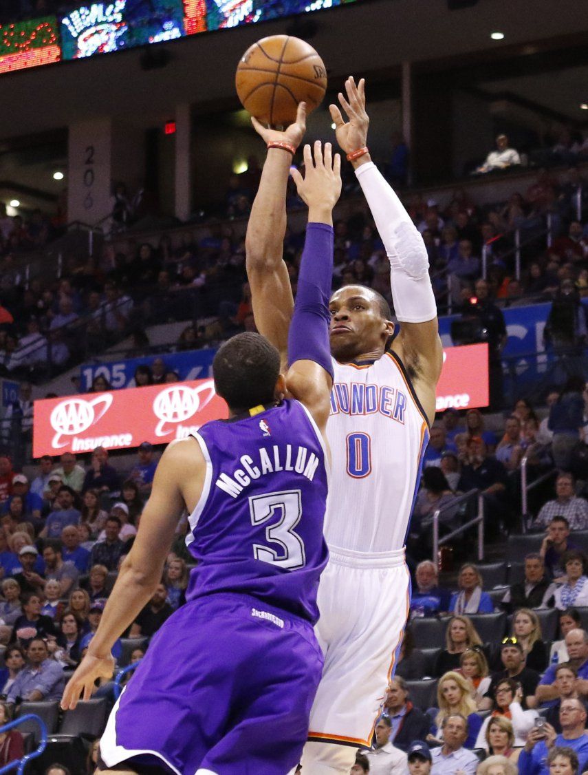 Con doble doble de Westbrook, Thunder vence a Kings