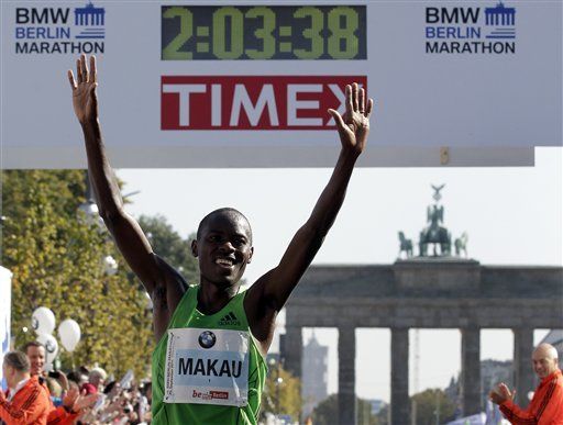 Patrick Makau rompe marca mundial en Maratón de Berlí­n