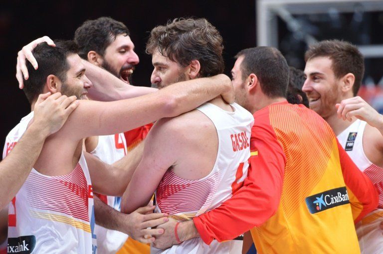 España clasifica a Rio-2016 al ganar 80-75 a Francia en semis del Eurobasket