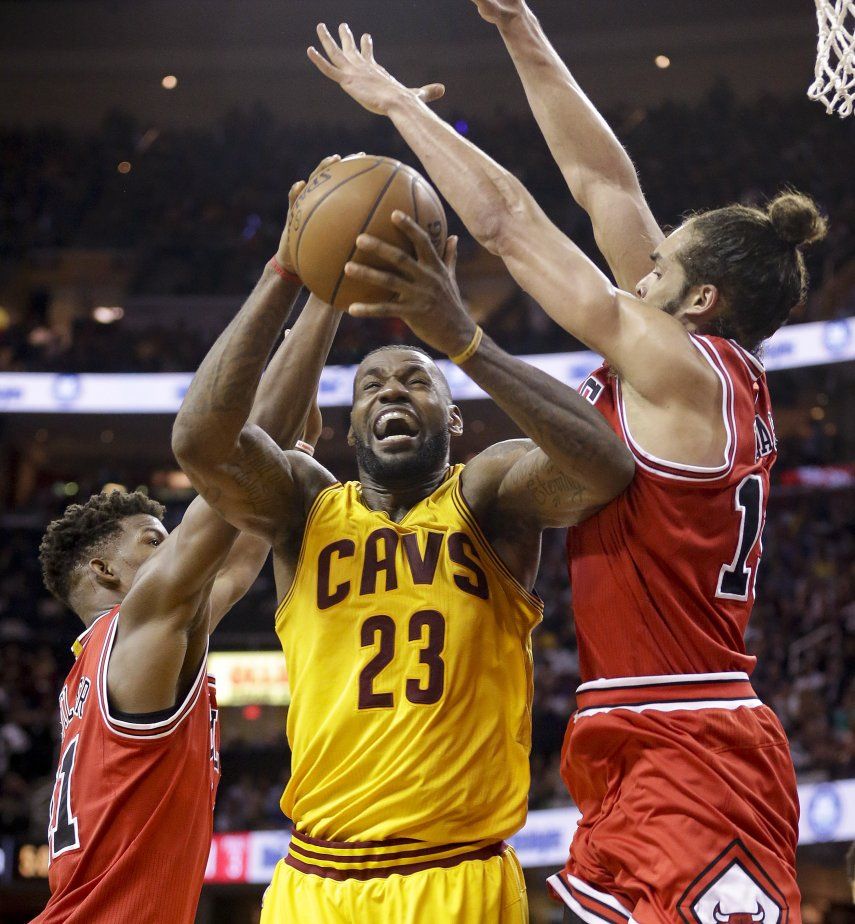 LeBron anota 38 y  Cavs están a un paso de liquidar a Bulls