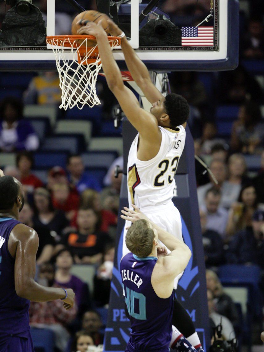 Davis lleva a los Pelicans a triunfo ante Hornets