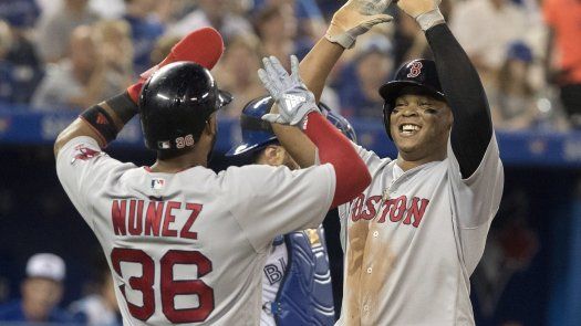 Devers batea jonrón y Boston suma seis triunfos seguidos