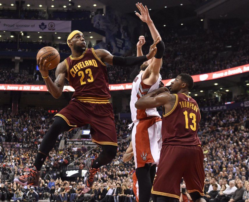 Con 29 puntos de James, Cavaliers superan a Raptors