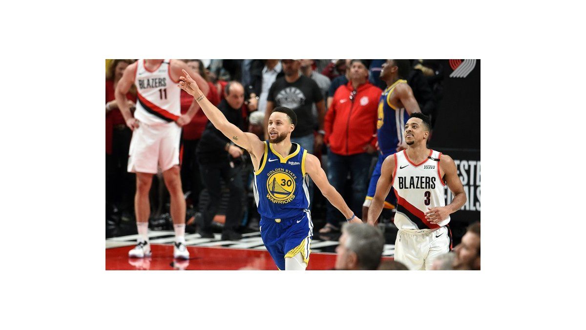 Warriors vencen a Blazers 119-117 en tiempo extra y avanzan a final de la NBA