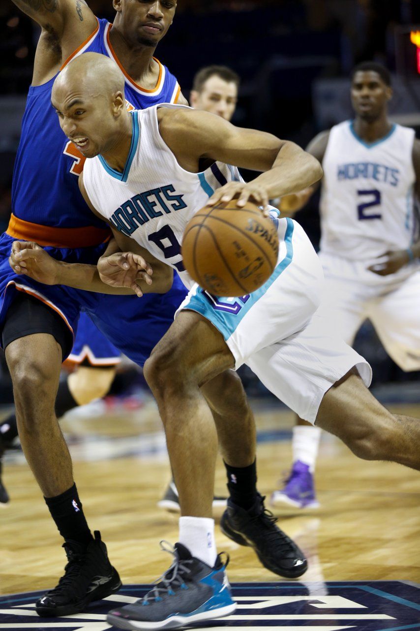 Hornets derrotan a unos Knicks sin Anthony