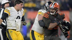 Multan a quarterback de Steelers Mason Rudolph por altercado