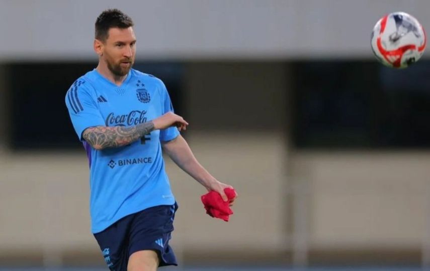 Aficionado chino cumple sueño de ver a Lionel Messi a cualquier precio