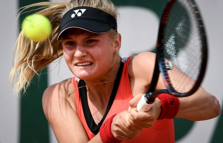 Carla Suárez sobrevive en la primera ronda de Roland Garros