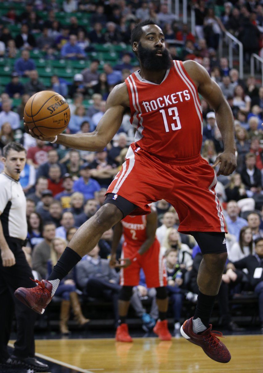 Con 30 puntos de Harden, Rockets cortan mala racha