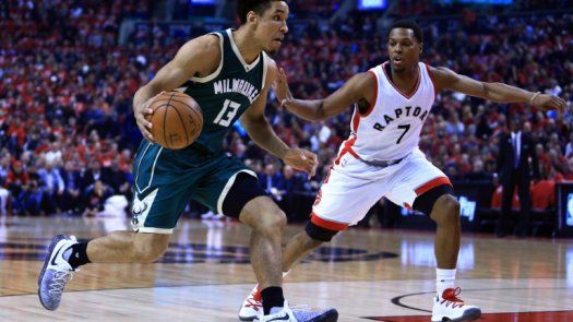 Raptors igualan su serie de playoffs en el Este al vencer a los Bucks