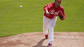 Rojos apalean 11-4 a Piratas