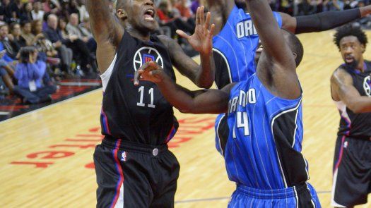 Clippers remontan guiados por Crawford en 4to, ganan a Magic