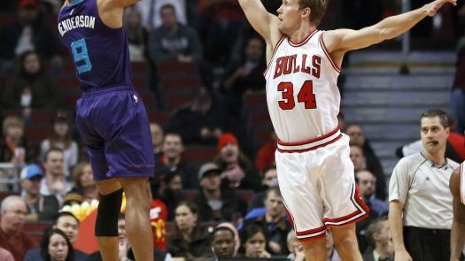 Sin Rose, Chicago cae ante Hornets