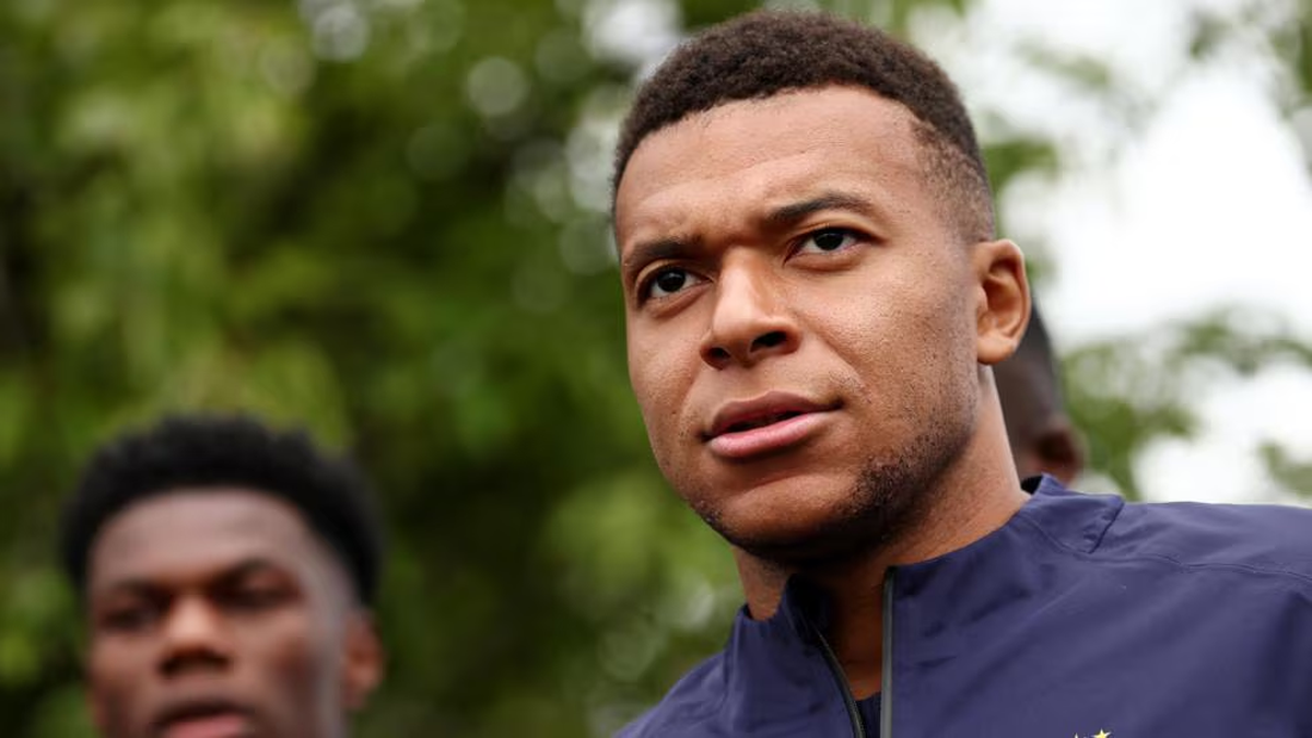 Kylian Mbappé y el PSG fueron citados al tribunal laboral el 17 de noviembre Kylian Mbappé y el PSG fueron citados al tribunal laboral el 17 de noviembre