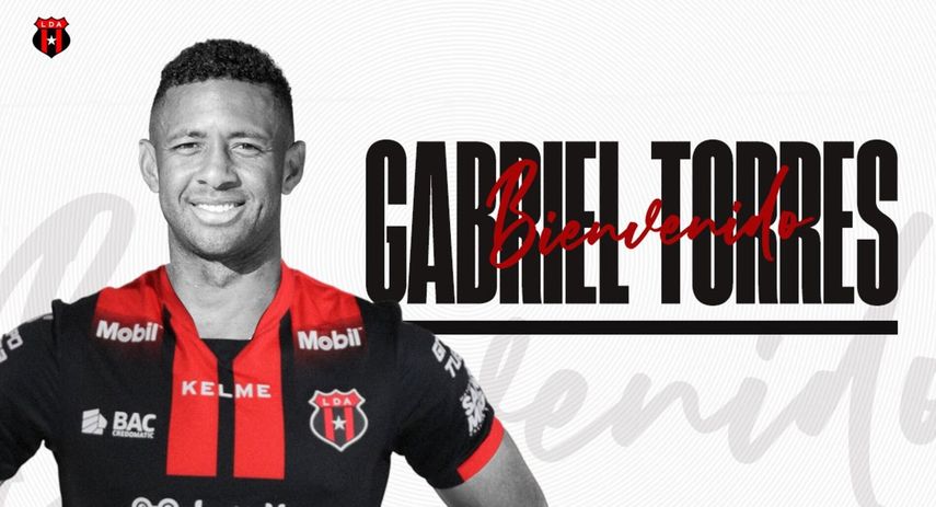 ¡Bombazo! Gabriel Torres firma con Alajuelense