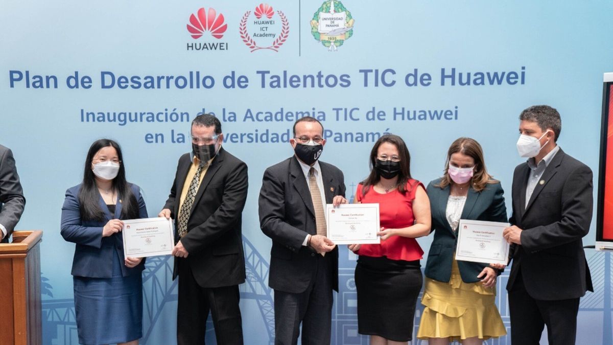 Huawei inaugura la Academia TIC en la Universidad de Panamá