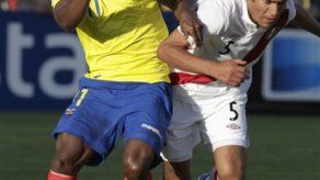 Mundial: Ecuador derrota 2-0 a Perú en un partido cerrado