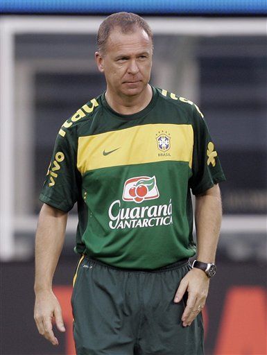 Menezes dice que Brasil detendrá a Messi con buen fútbol