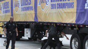 Lakers celebran tí­tulo de la NBA con desfile en Los Angeles