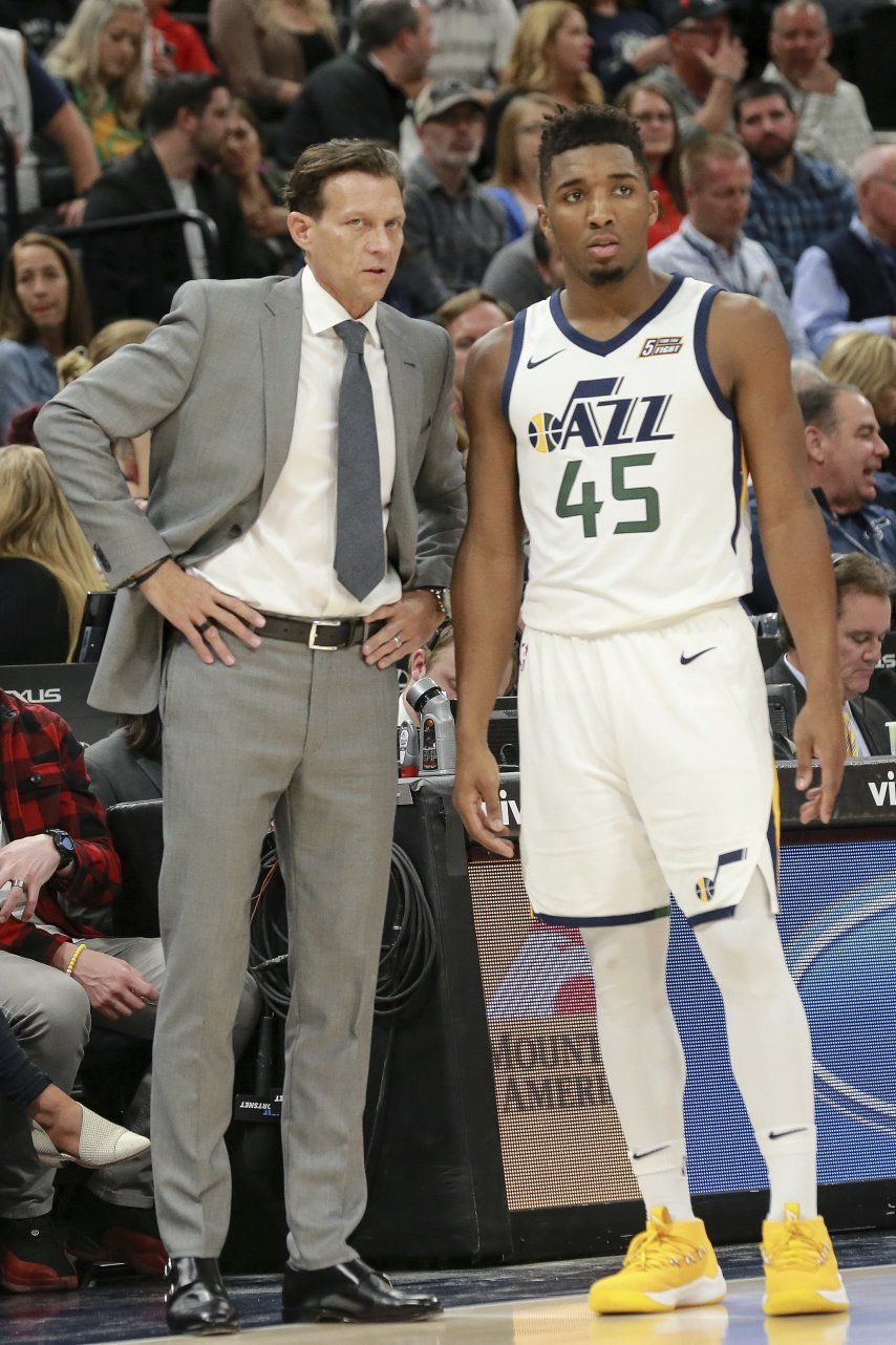 Mitchell encesta 26 en triunfo de Jazz ante Nets por 114-106