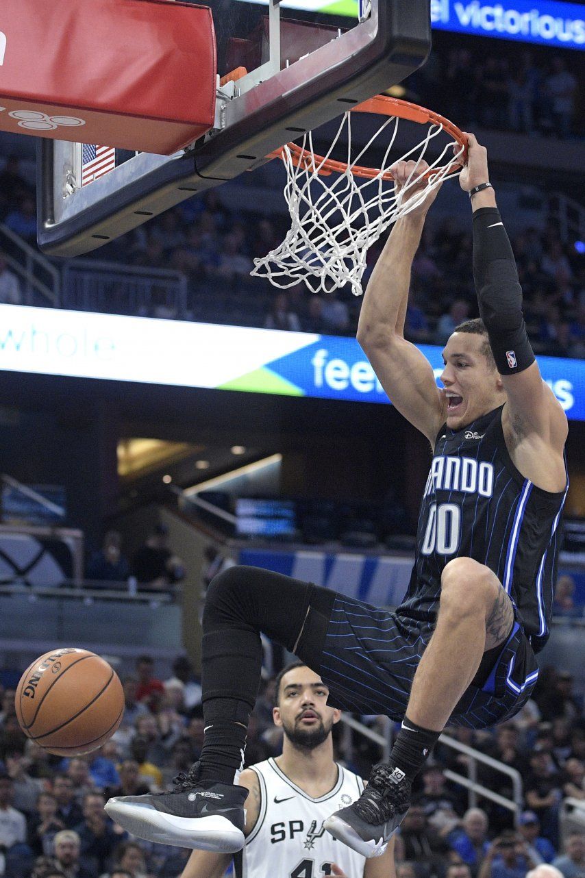 Fournier y el Magic ganan 11-109 a los Spurs