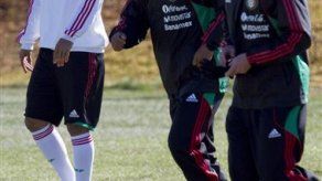 Mundial: Mexicano Vela ya se entrenó con el balón