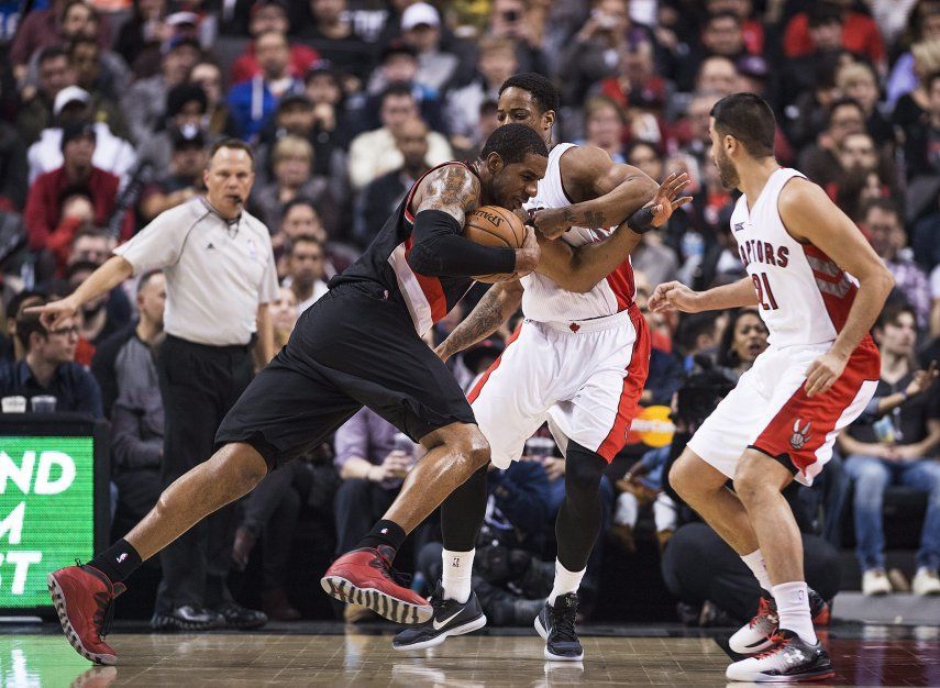 Aldridge anota 24 puntos y Blazers derrotan a Raptors
