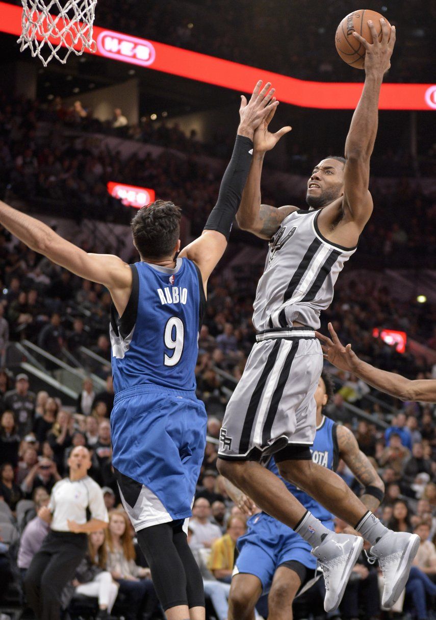 Spurs ganan otra vez en tiempo extra y están en playoffs