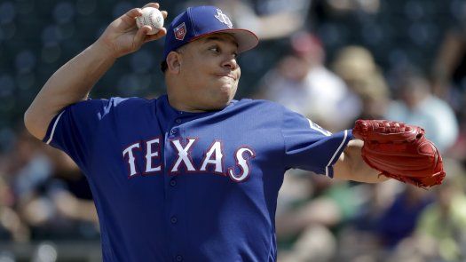Rangers dan de baja a Bartolo Colón, quien podría volver