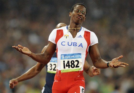 Dayron Robles iniciará competencias en febrero