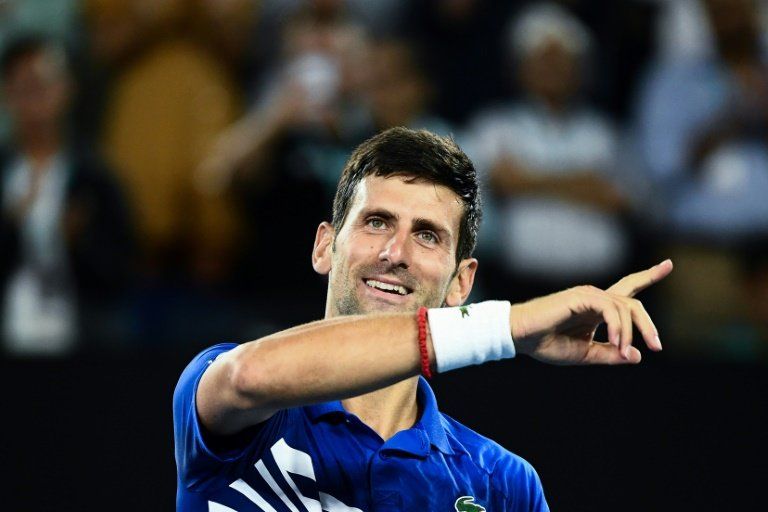 Djokovic arrasa a Pouille y se cita con Nadal en final del Open de Australia