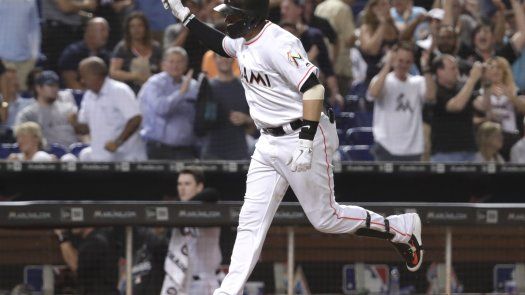 Marlins vapulean a Lynn y derrotan a Yanquis