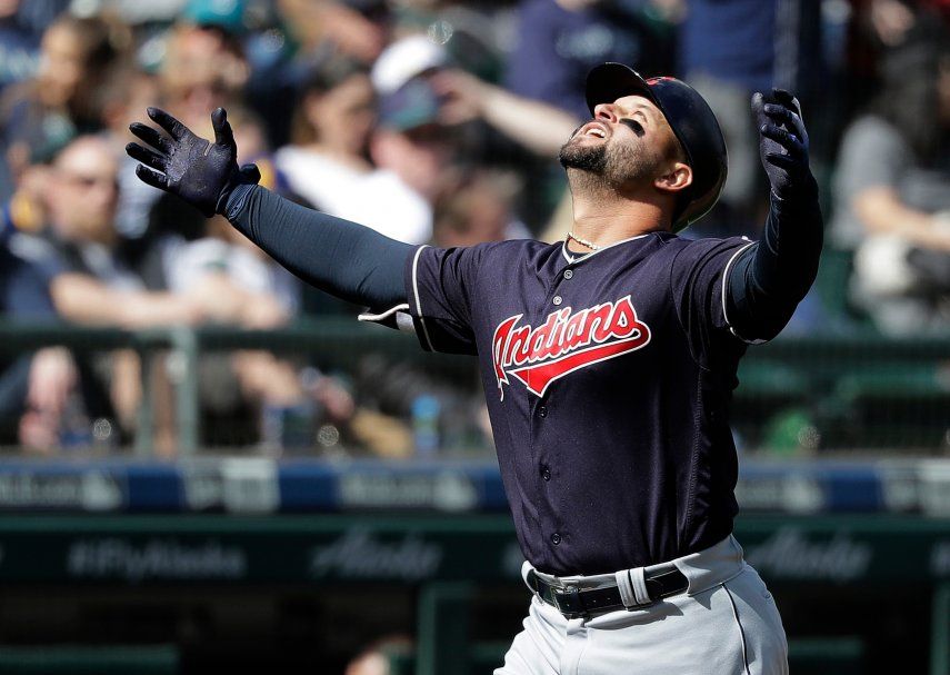 Con grand slam de Alonso, Indios superan a Marineros
