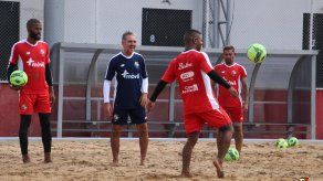 Shubert Pérez define convocados para eliminatoria de Fútbol Playa