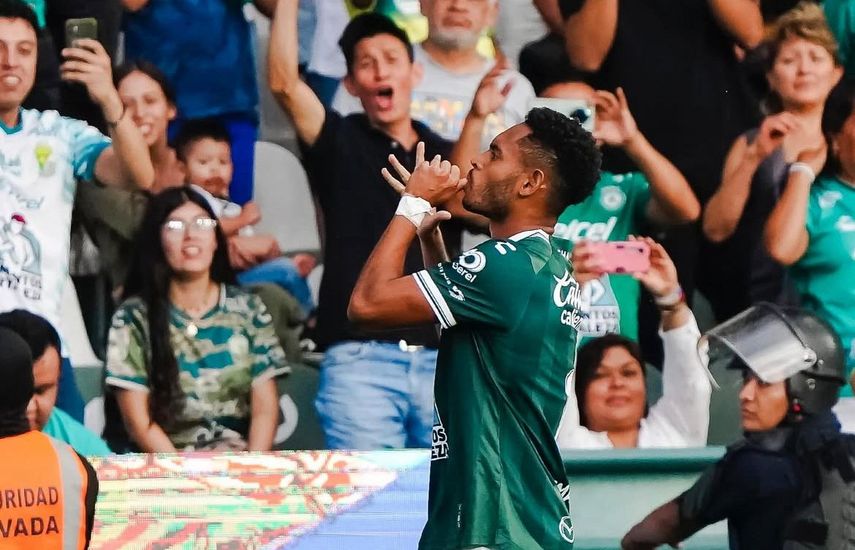 &nbsp;Ismael Díaz marca doblete con el Club León ante Querétaro en la fecha 7