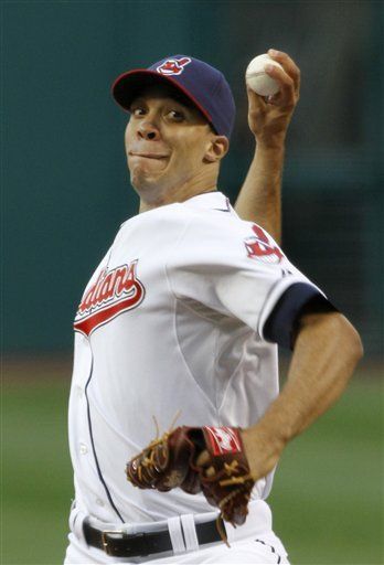 MLB: Indios 2, Reales 1; Jiménez luce en la lomita