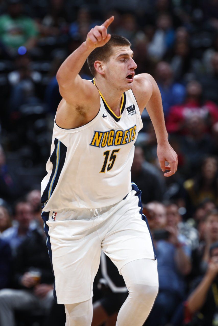 Jokic brilla con 41 puntos; Nuggets doblegan a Nets