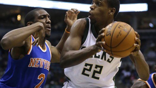 Carter-Williams guía a Bucks a victoria sobre Knicks