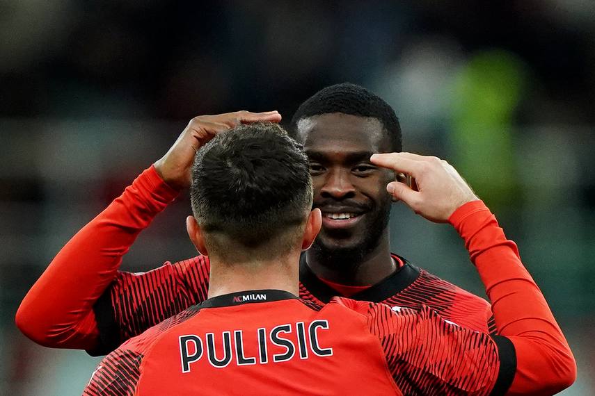 AC Milan recupera confianza con triunfo ante Frosinone