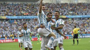 Zurda sabia de Messi impulsa a Argentina