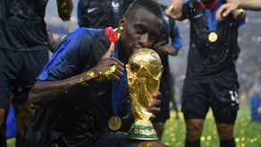 Blaise Matuidi anuncia su retiro como futbolista profesional